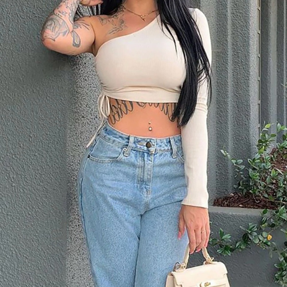 3/$30 🎀 Fashion Nova Asymmetrical One-Shoulder Cream Crop Top